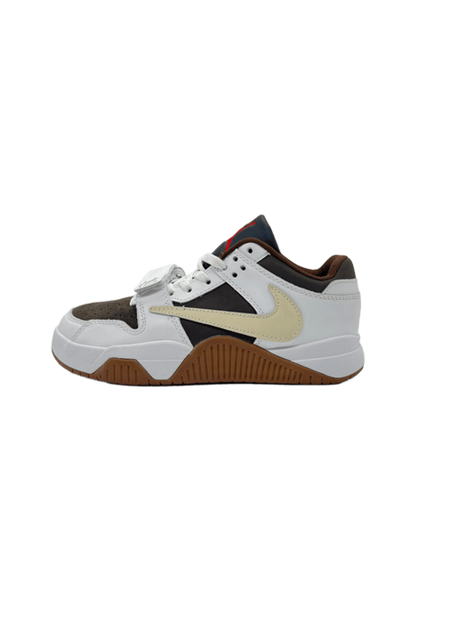 Nike travis Scott In white X Brown