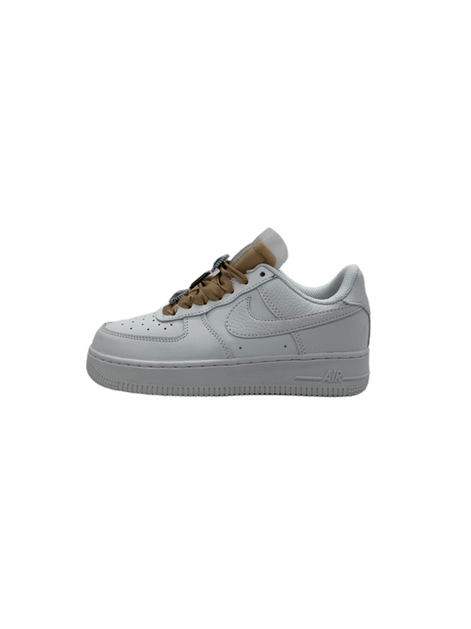 AIR FORCE 1 IN WHITE